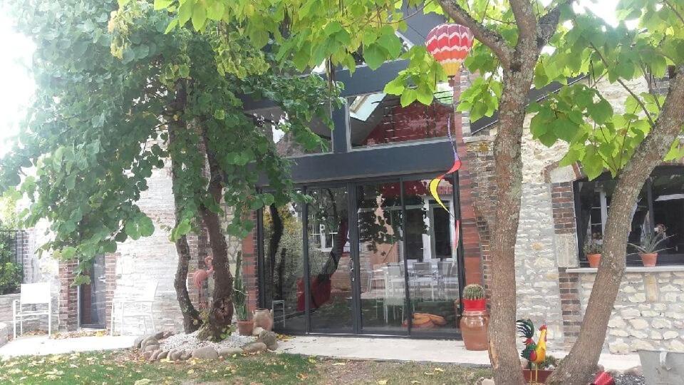 Le Rouge & Blanc Bed & Breakfast Saint-Maurice-le-Vieil Екстериор снимка