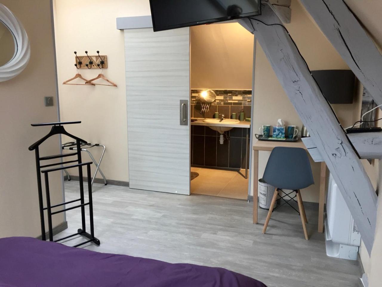 Le Rouge & Blanc Bed & Breakfast Saint-Maurice-le-Vieil Екстериор снимка
