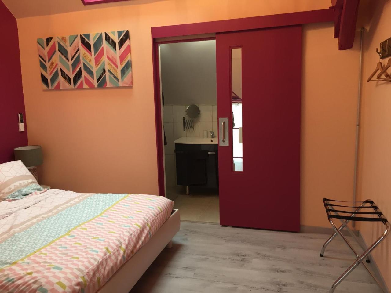 Le Rouge & Blanc Bed & Breakfast Saint-Maurice-le-Vieil Екстериор снимка