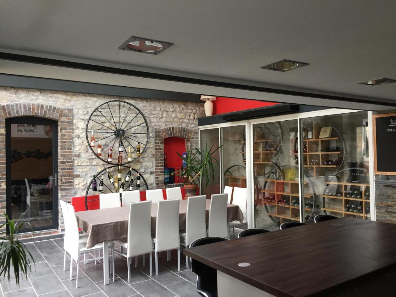 Le Rouge & Blanc Bed & Breakfast Saint-Maurice-le-Vieil Екстериор снимка